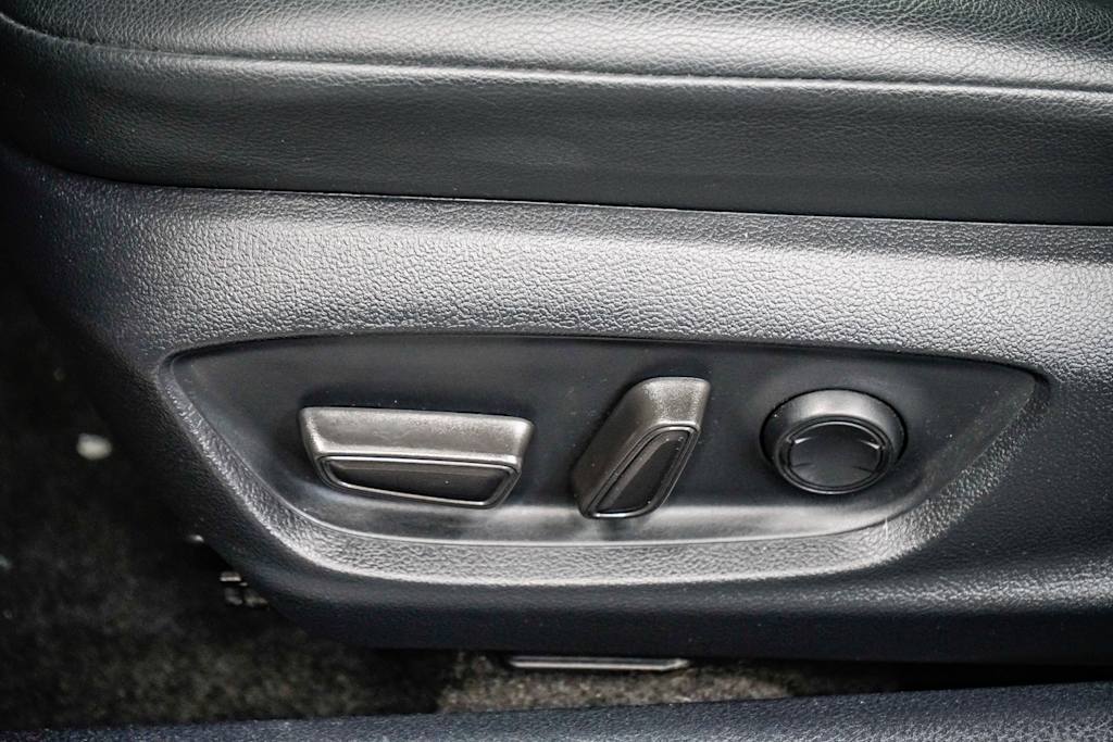 Thumbnail: 2023 Toyota Camry - 25