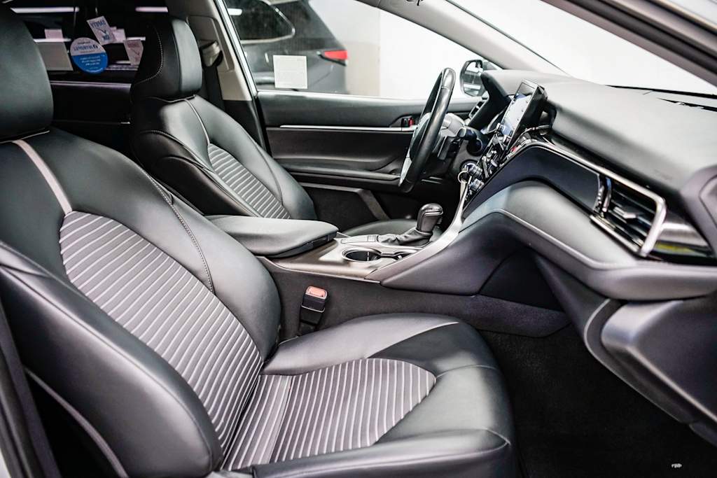 Thumbnail: 2023 Toyota Camry - 9