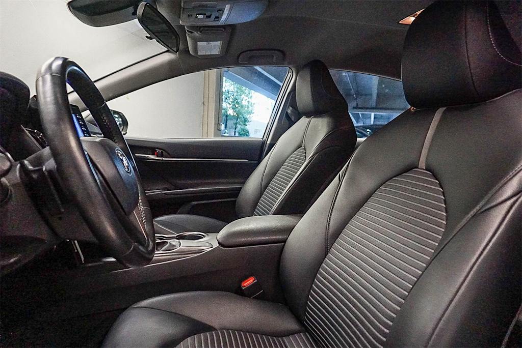 Thumbnail: 2021 Toyota Camry - 11