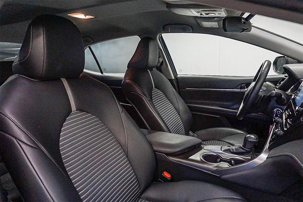 Thumbnail: 2021 Toyota Camry - 10
