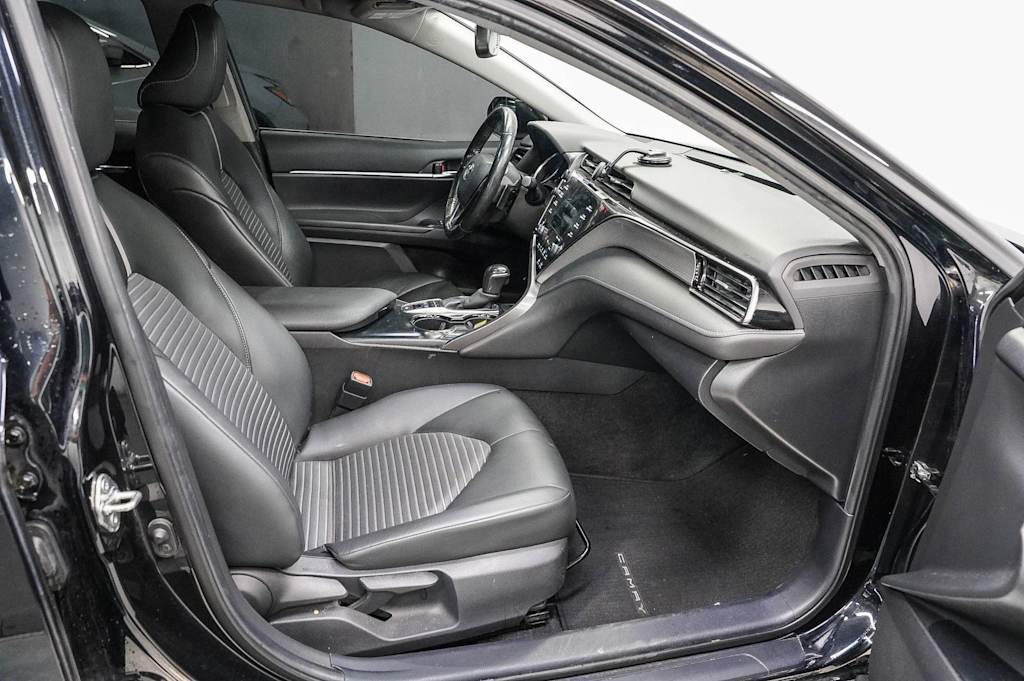 Thumbnail: 2020 Toyota Camry - 10