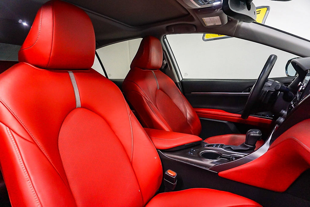 Thumbnail: 2021 Toyota Camry - 9