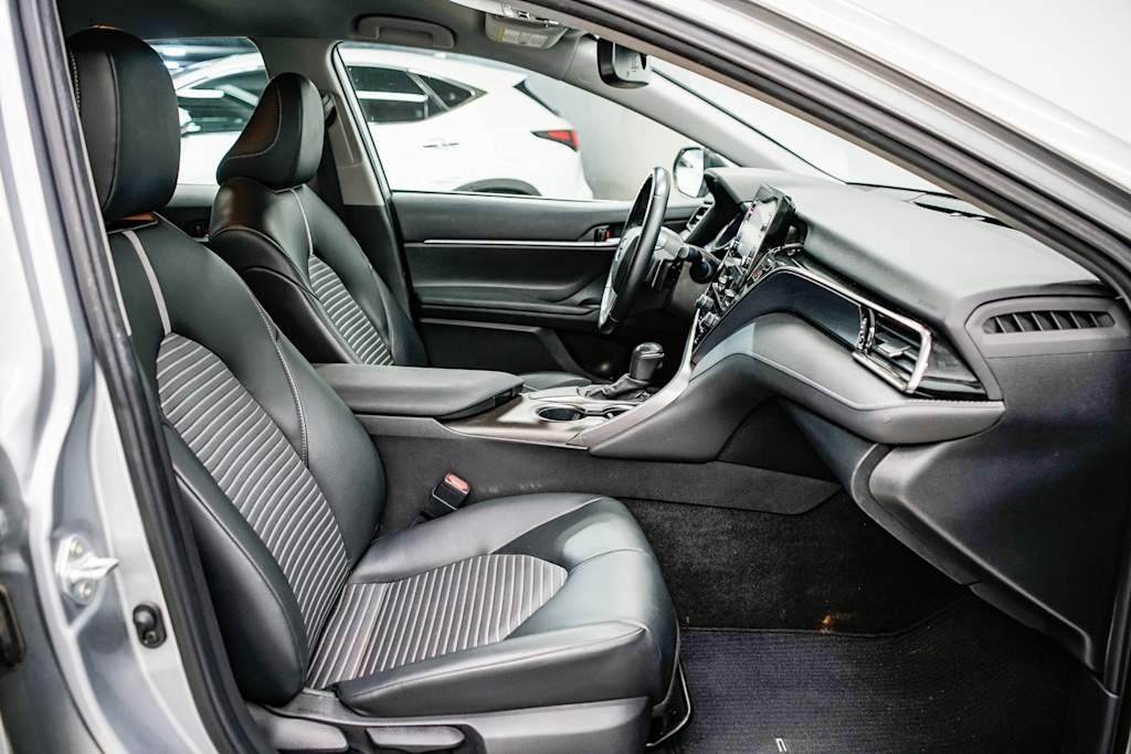 2021 Toyota Camry SE 9