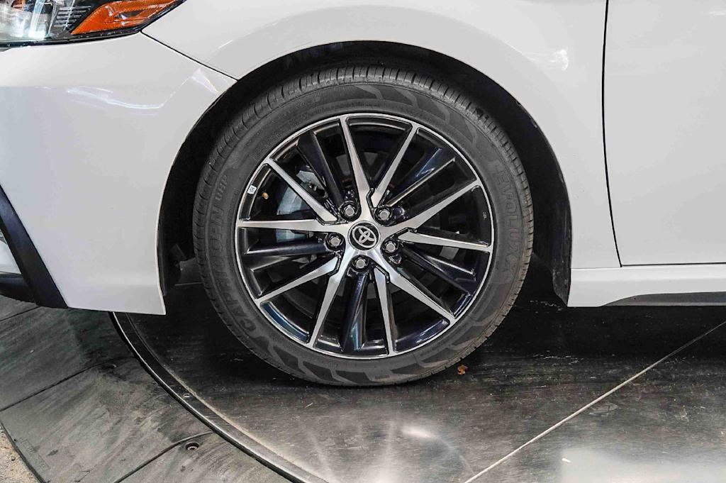 Thumbnail: 2022 Toyota Camry - 7