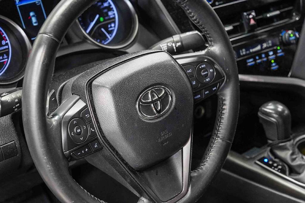 Thumbnail: 2022 Toyota Camry - 14