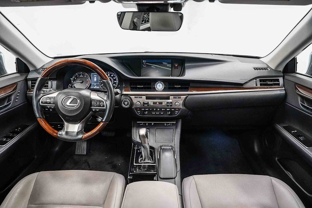 Thumbnail: 2017 Lexus ES - 2