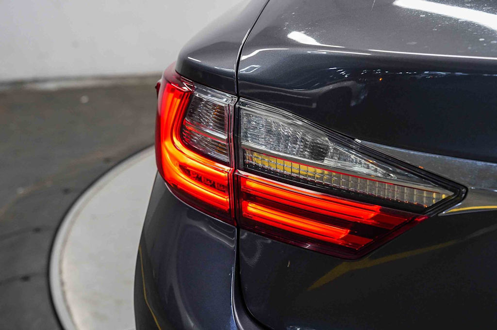 Thumbnail: 2017 Lexus ES - 23