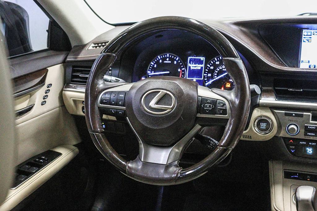 Thumbnail: 2016 Lexus ES - 11