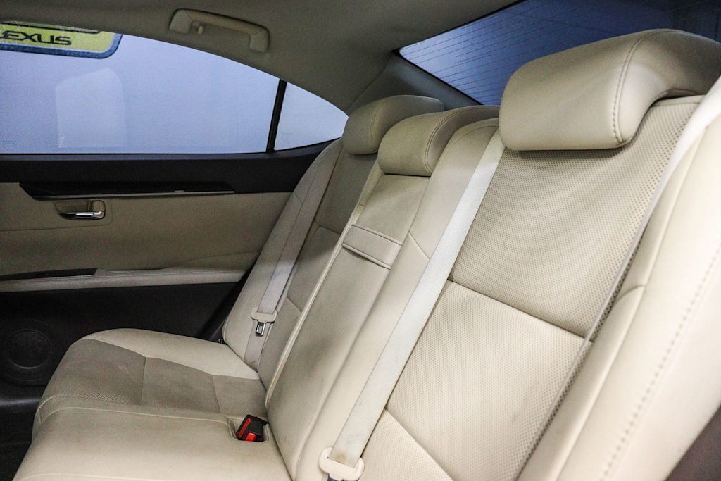 Thumbnail: 2016 Lexus ES - 10