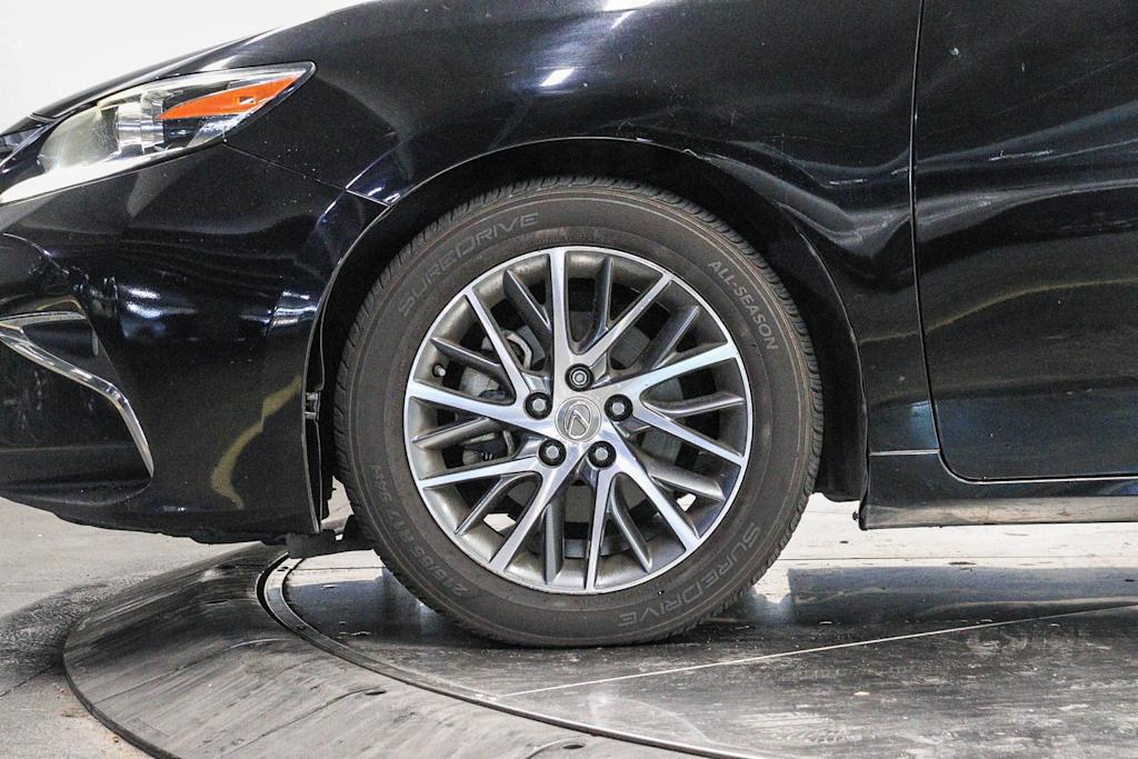 Thumbnail: 2016 Lexus ES - 5