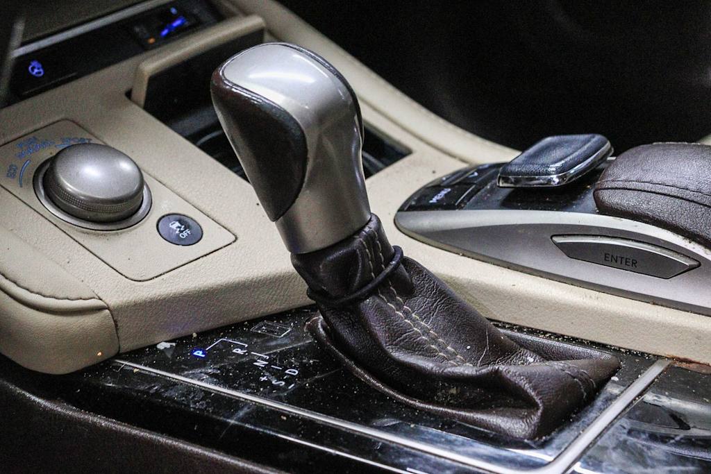 Thumbnail: 2016 Lexus ES - 13