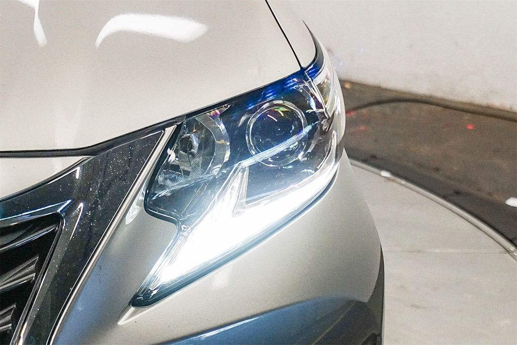 Thumbnail: 2018 Lexus ES - 19