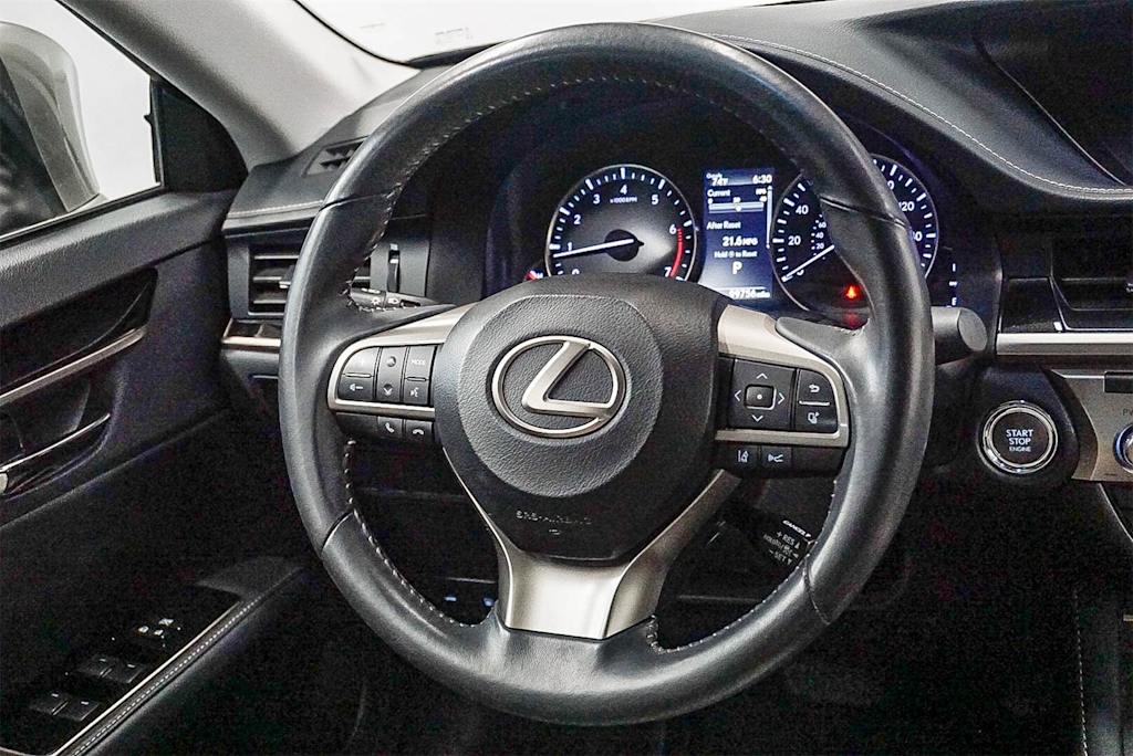 Thumbnail: 2018 Lexus ES - 11