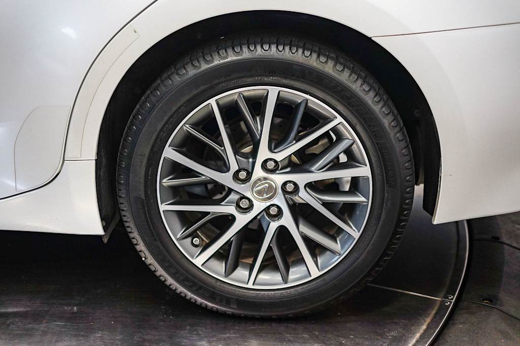 Thumbnail: 2017 Lexus ES - 21