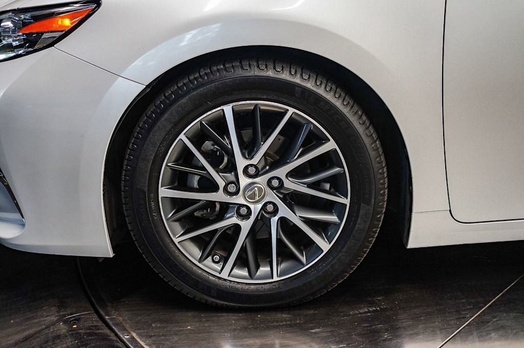 Thumbnail: 2017 Lexus ES - 7