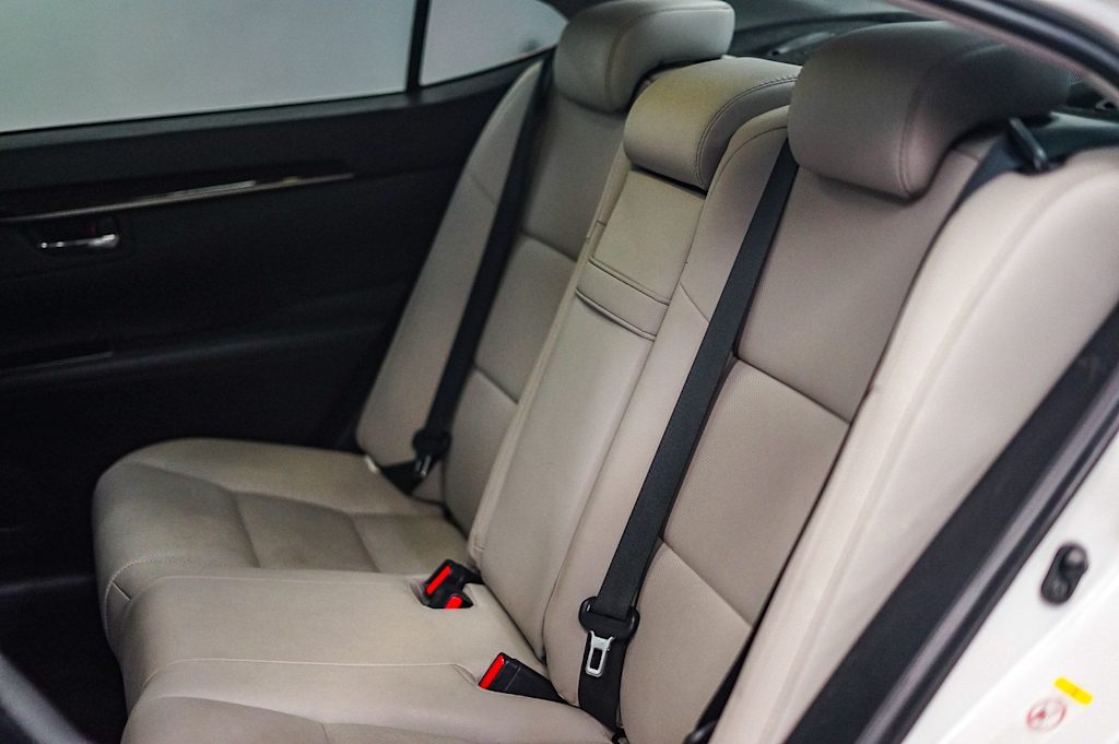 Thumbnail: 2017 Lexus ES - 12