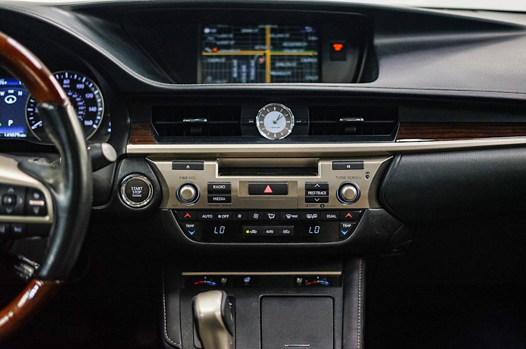 Thumbnail: 2017 Lexus ES - 13