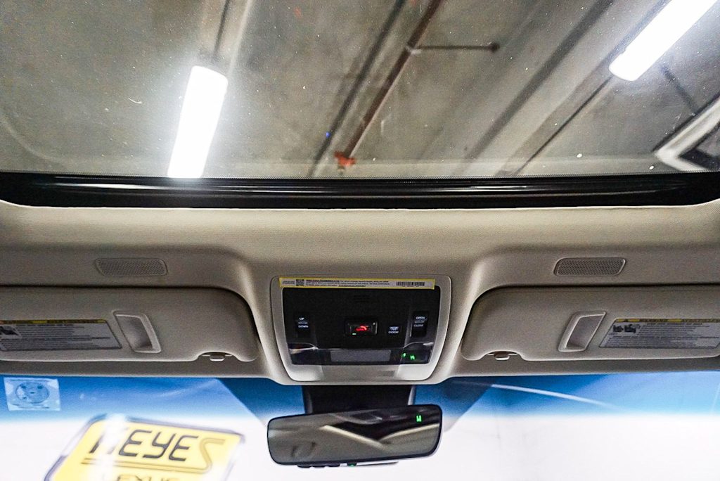 Thumbnail: 2025 Lexus ES - 25