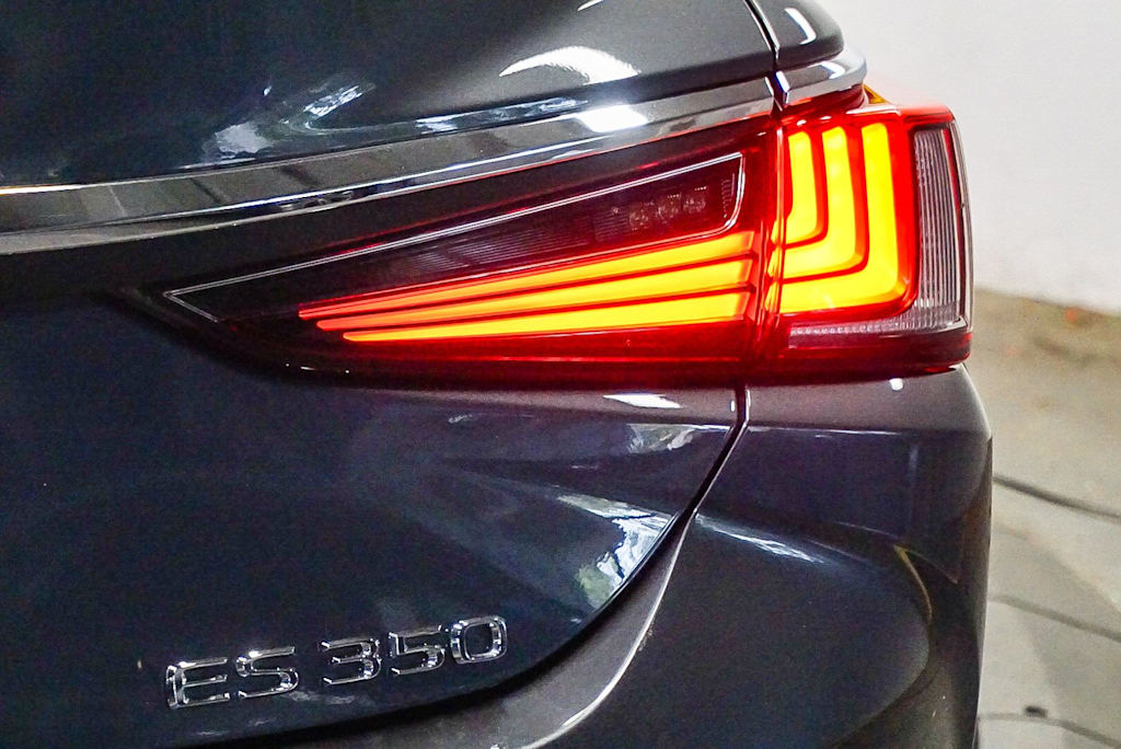 Thumbnail: 2025 Lexus ES - 24