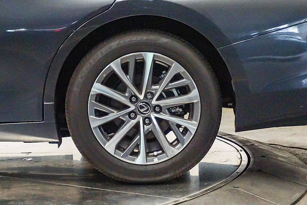 Thumbnail: 2025 Lexus ES - 23