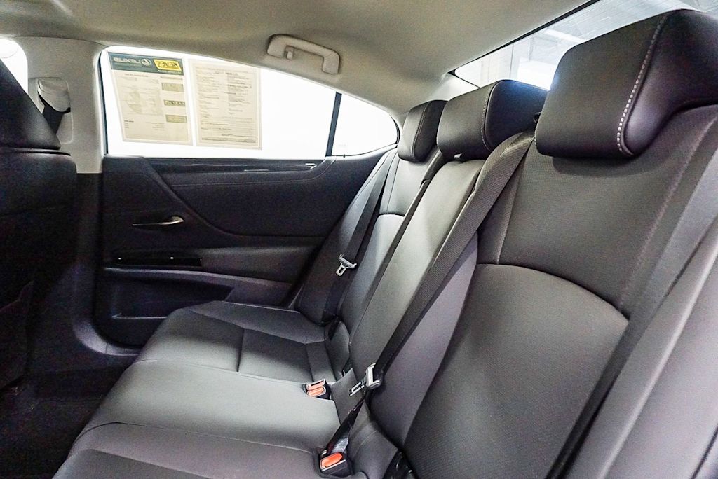 Thumbnail: 2025 Lexus ES - 12