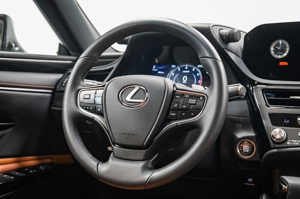 Thumbnail: 2025 Lexus ES - 9