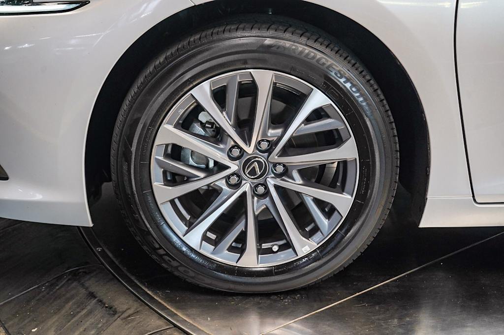 Thumbnail: 2025 Lexus ES - 7