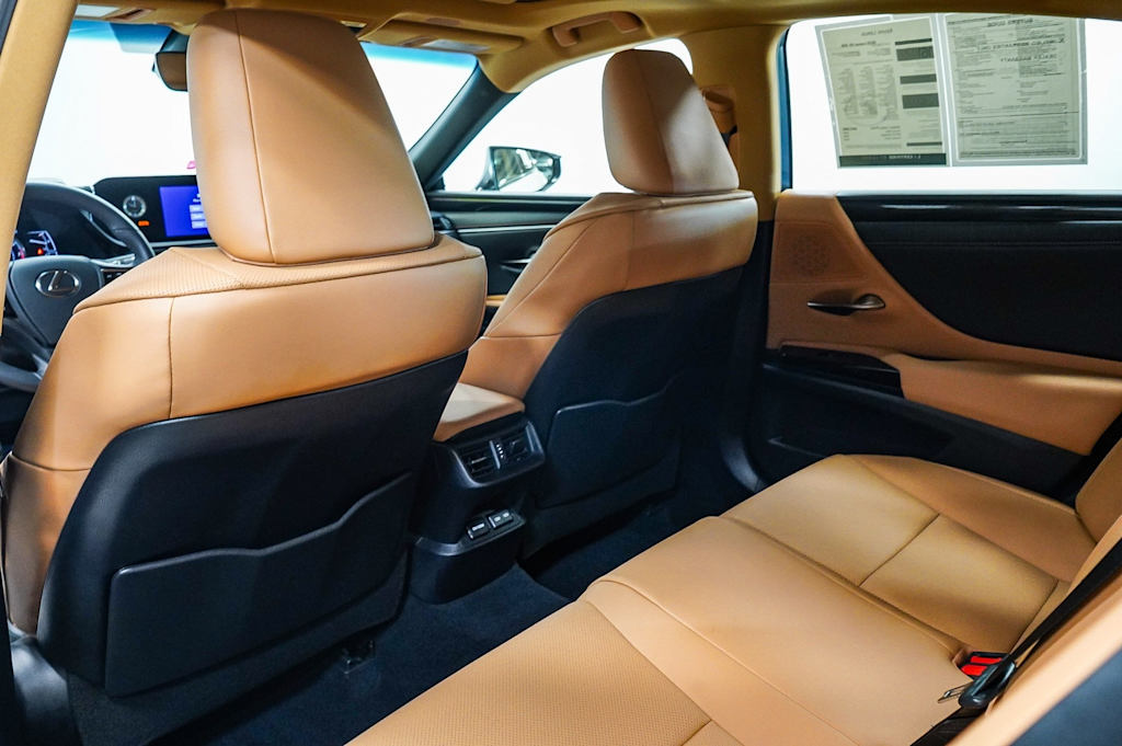 Thumbnail: 2025 Lexus ES - 12
