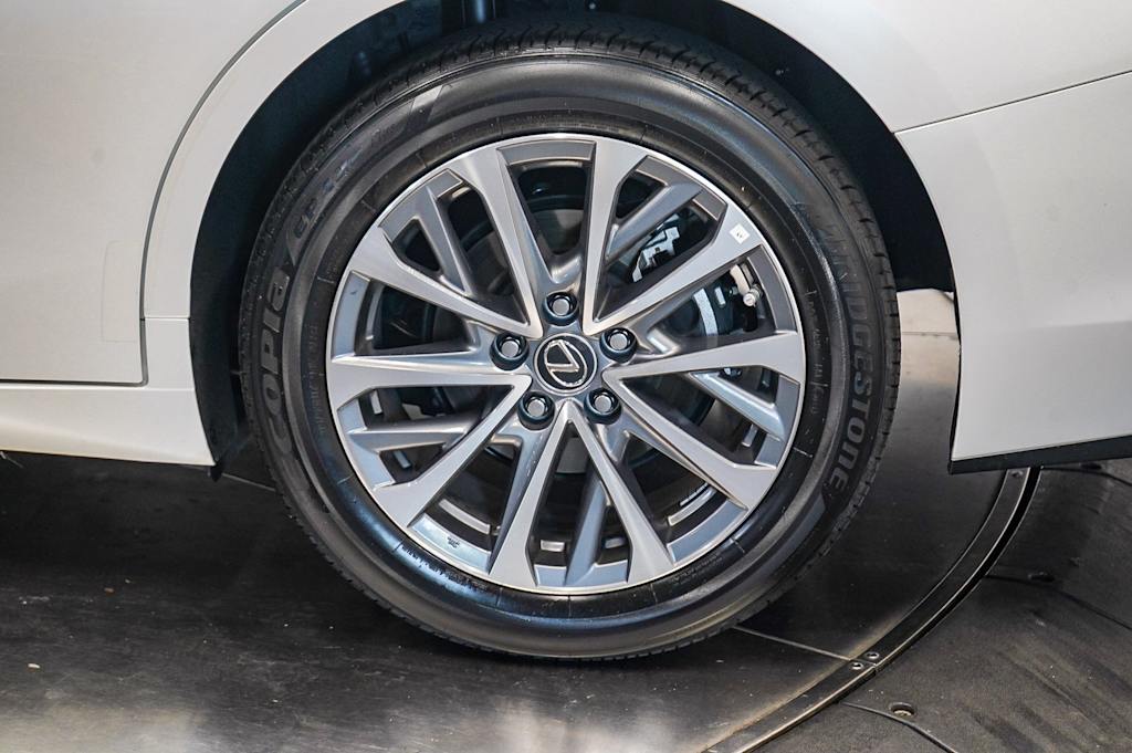 Thumbnail: 2025 Lexus ES - 22