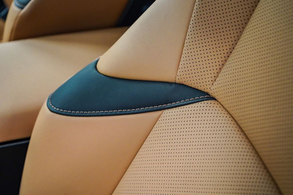 Thumbnail: 2025 Lexus ES - 11