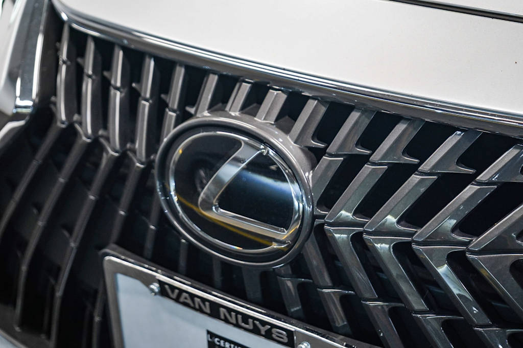 Thumbnail: 2025 Lexus ES - 6