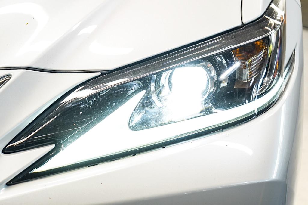 Thumbnail: 2025 Lexus ES - 21