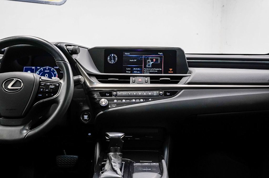 Thumbnail: 2021 Lexus ES - 8