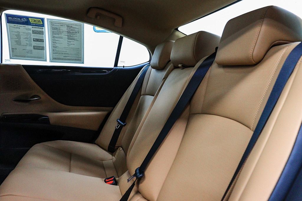 Thumbnail: 2025 Lexus ES - 12