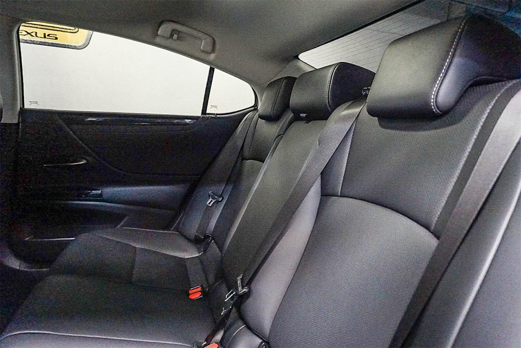 Thumbnail: 2023 Lexus ES - 11