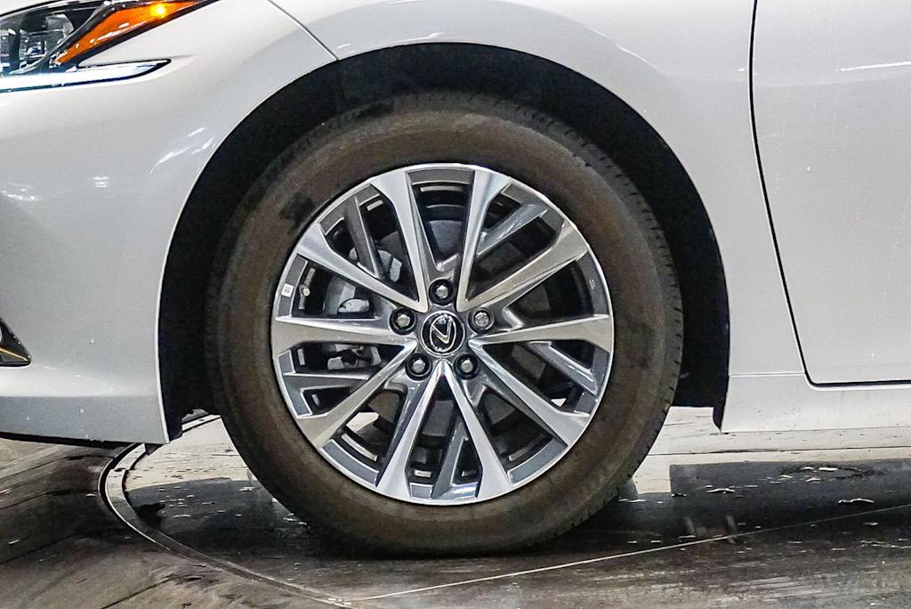 Thumbnail: 2025 Lexus ES - 7