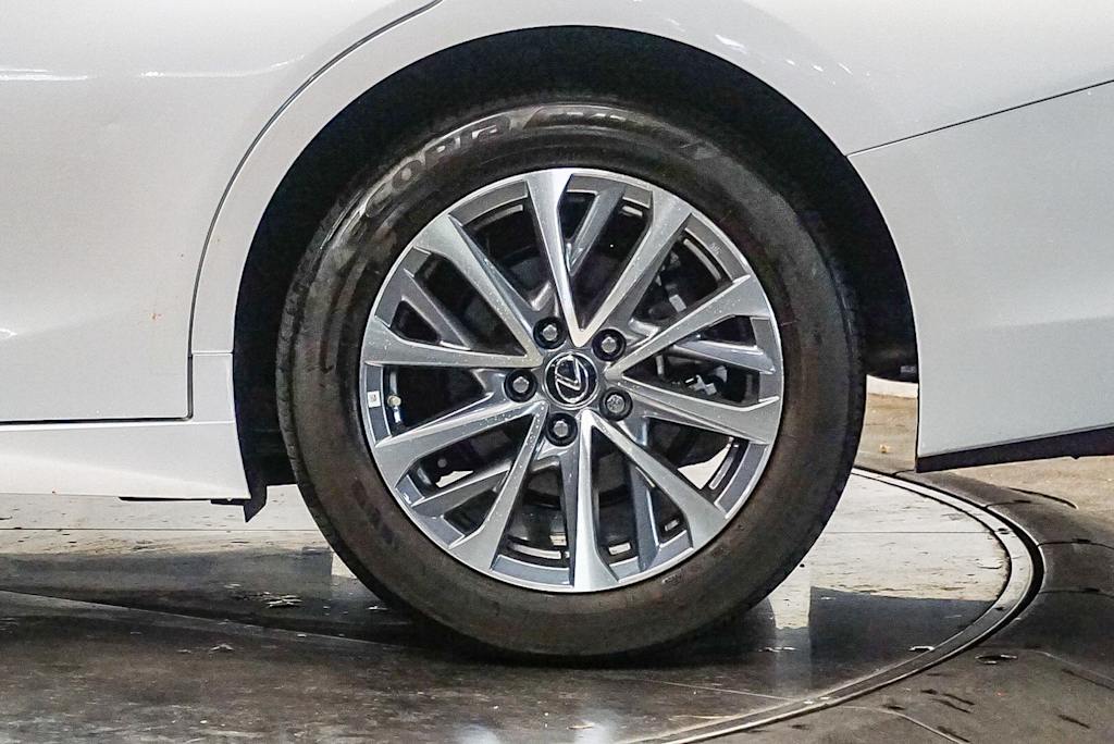 Thumbnail: 2025 Lexus ES - 21