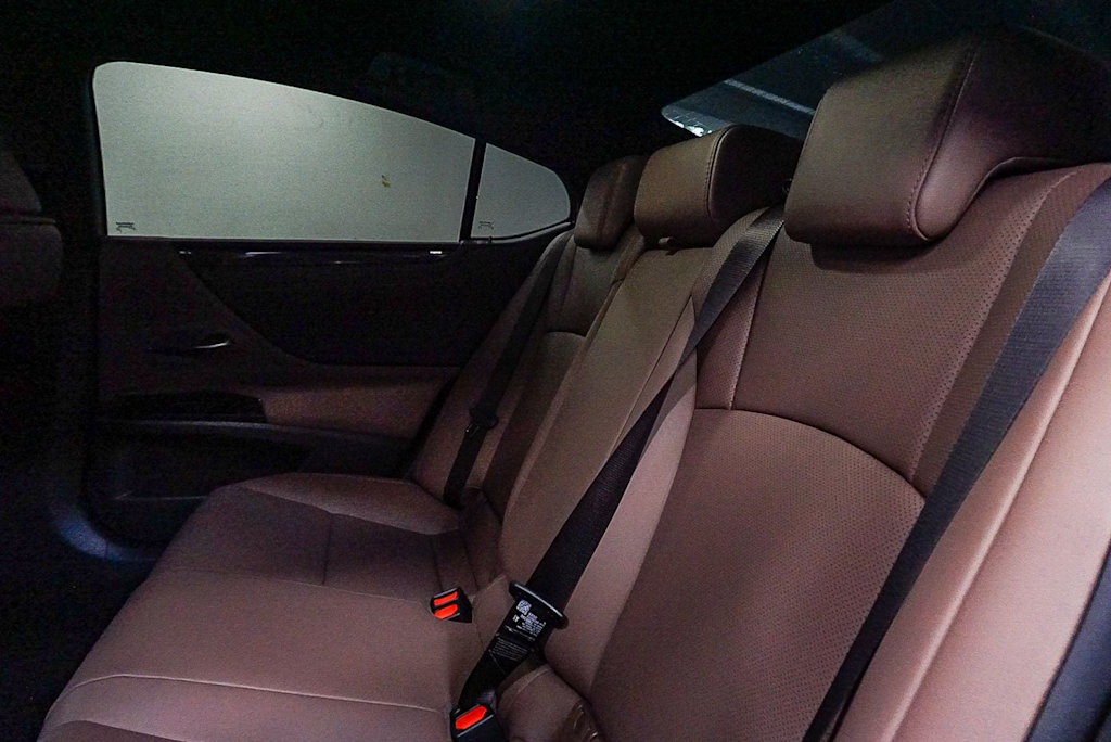 Thumbnail: 2025 Lexus ES - 12