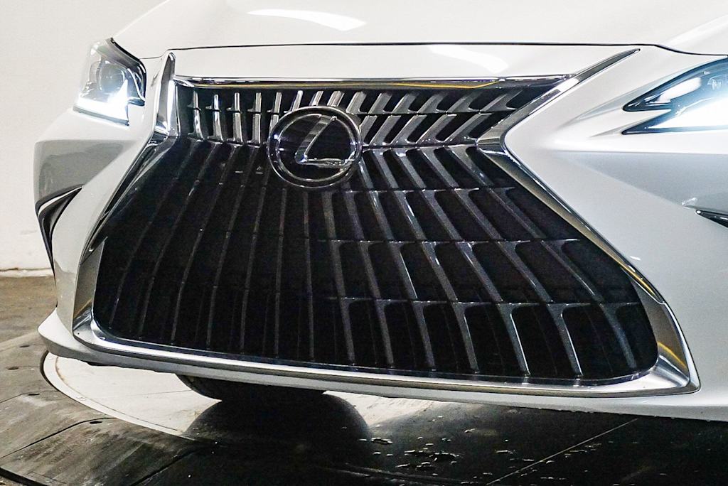 Thumbnail: 2025 Lexus ES - 20
