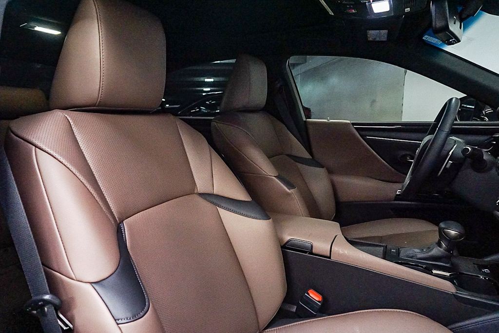 Thumbnail: 2025 Lexus ES - 10