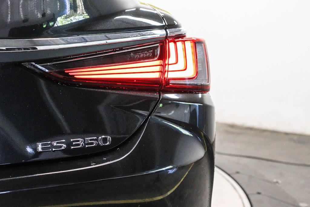 Thumbnail: 2025 Lexus ES - 21