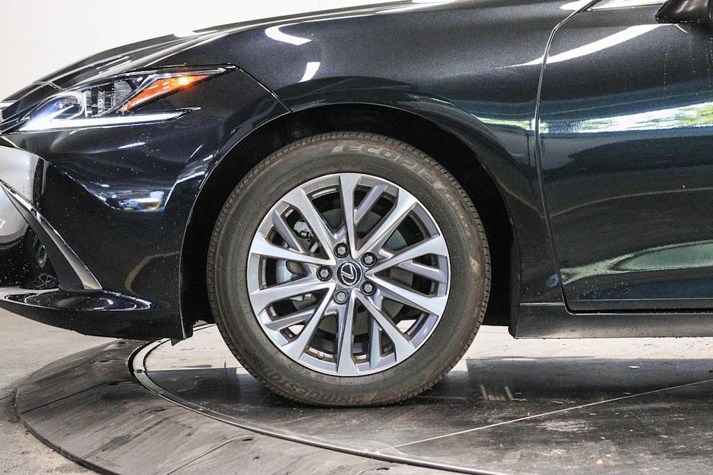 Thumbnail: 2025 Lexus ES - 5