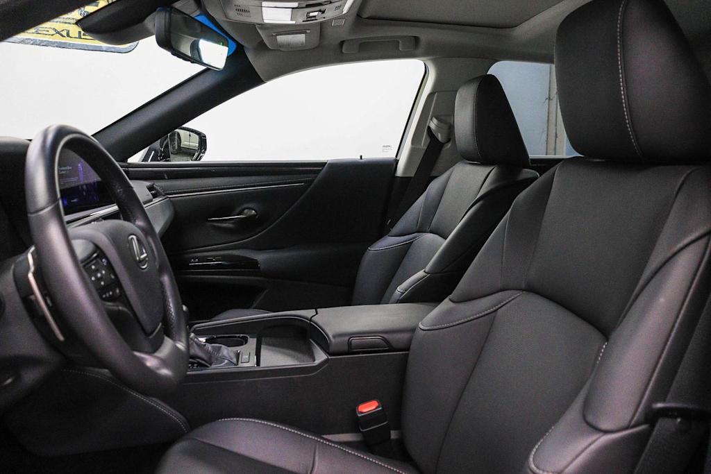Thumbnail: 2025 Lexus ES - 9