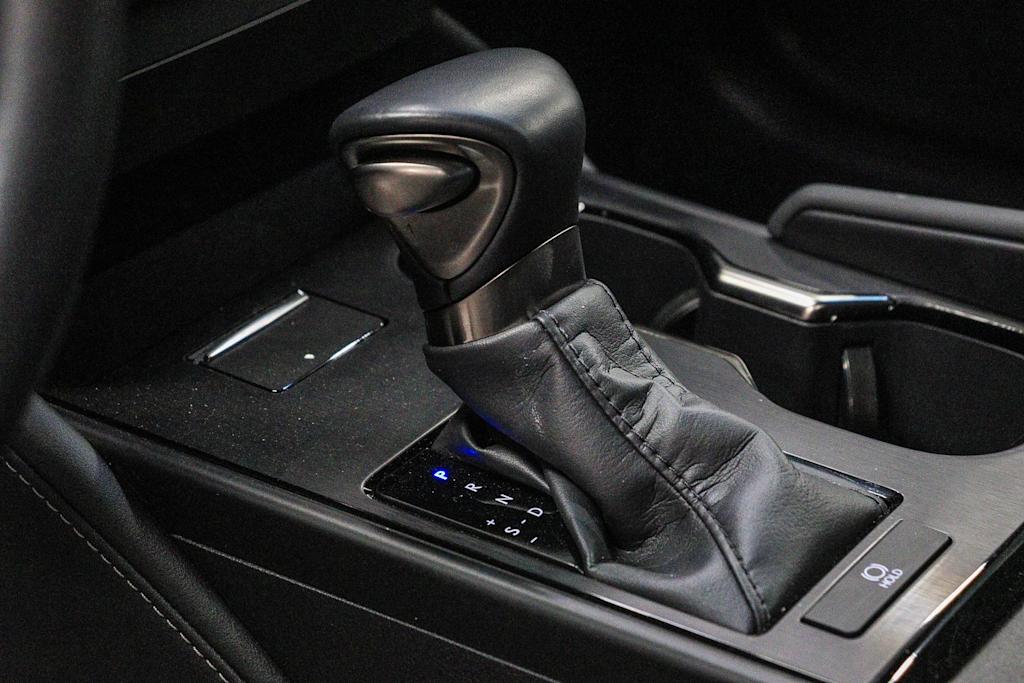 Thumbnail: 2025 Lexus ES - 23