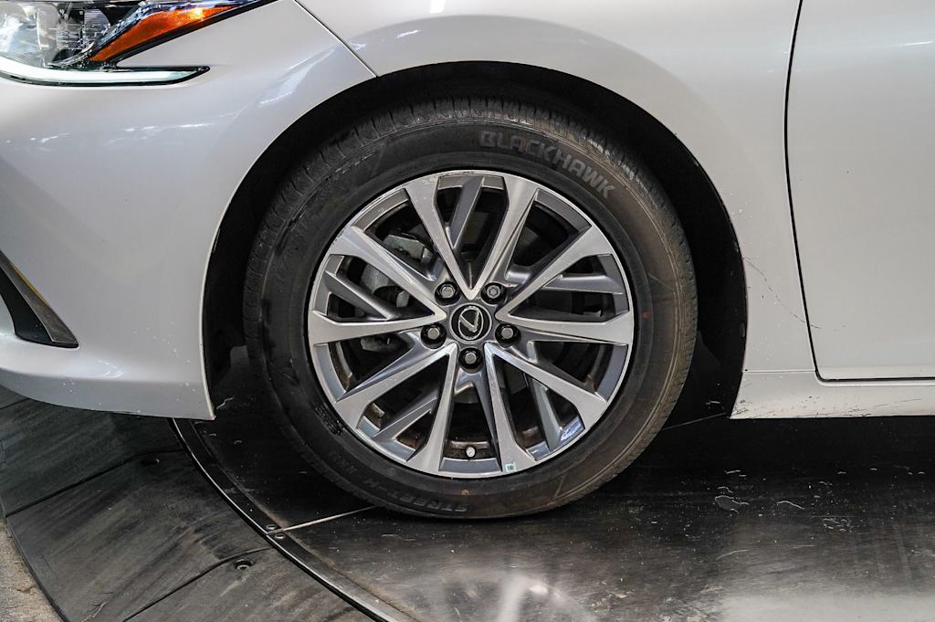 Thumbnail: 2024 Lexus ES - 6