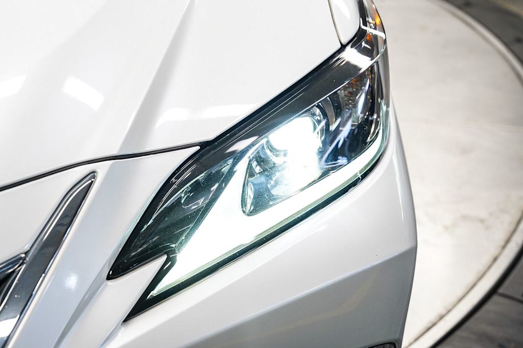 Thumbnail: 2024 Lexus ES - 18