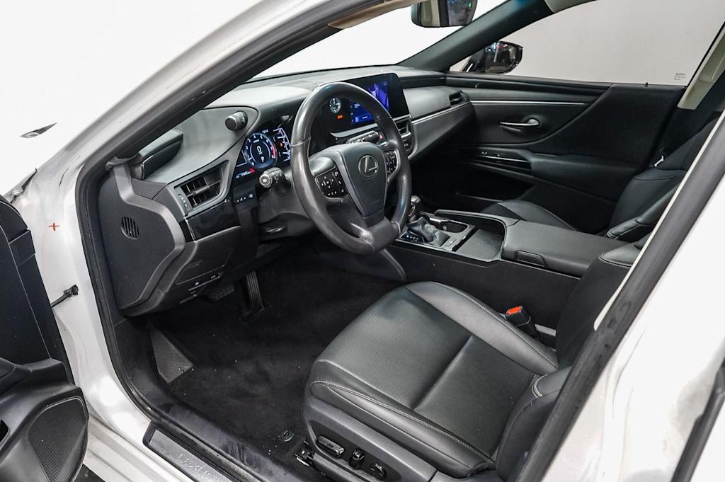 Thumbnail: 2024 Lexus ES - 13
