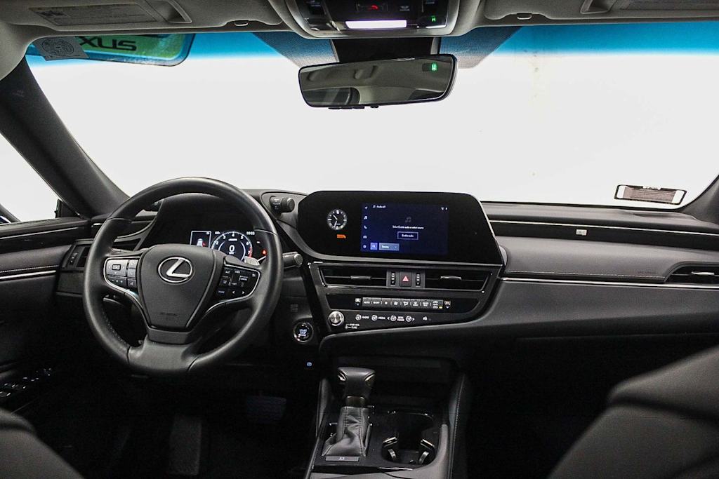 Thumbnail: 2025 Lexus ES - 2