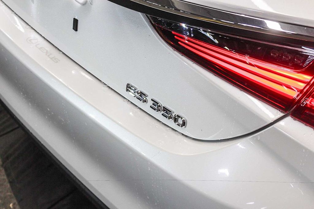 Thumbnail: 2025 Lexus ES - 16