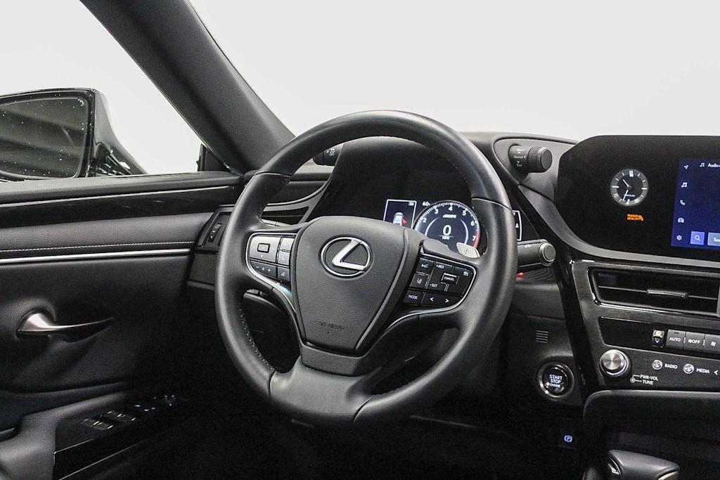 Thumbnail: 2025 Lexus ES - 9